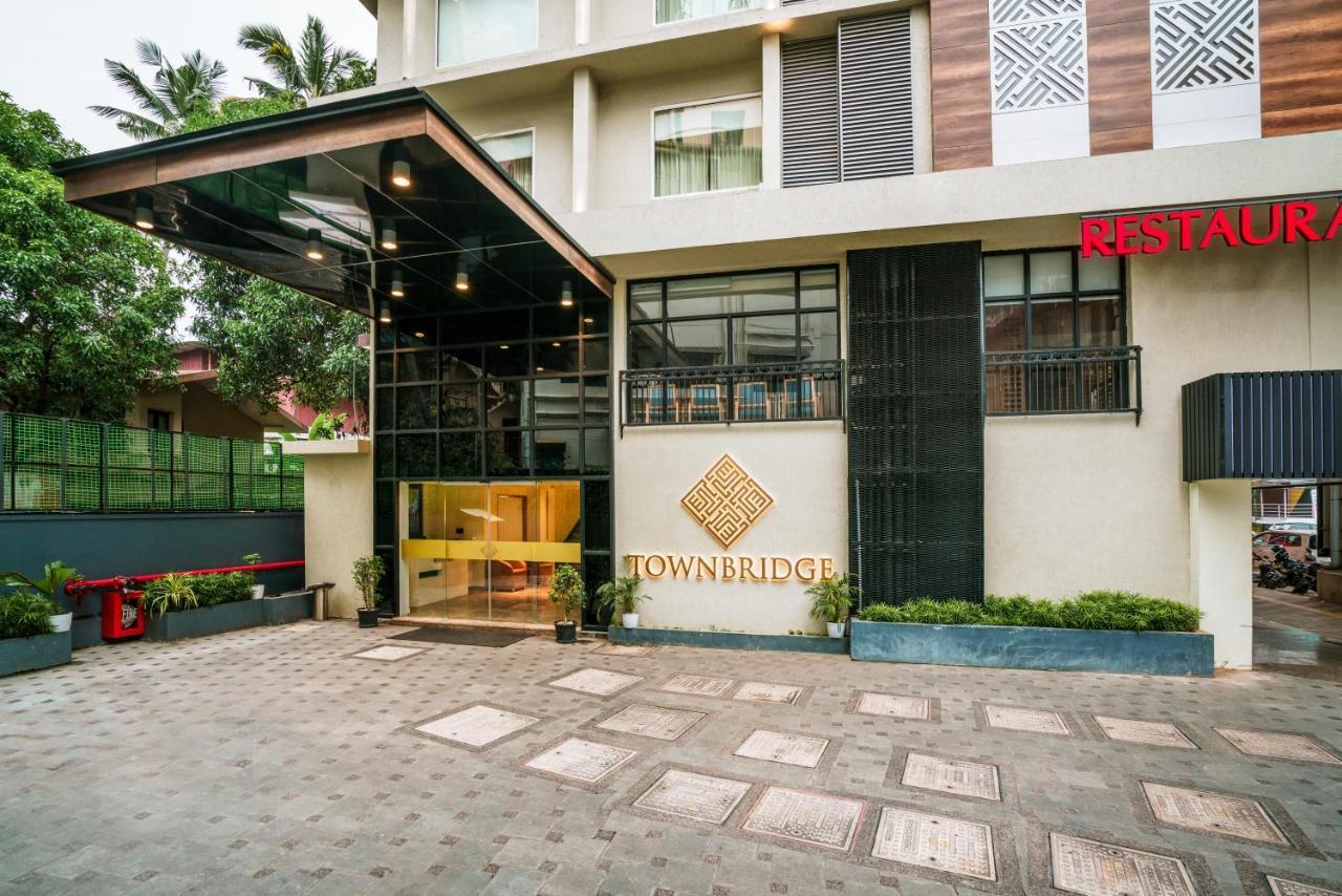 Townbridge Hotels & Suites Kochi Kültér fotó