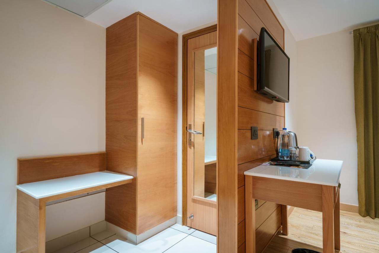 Townbridge Hotels & Suites Kochi Kültér fotó