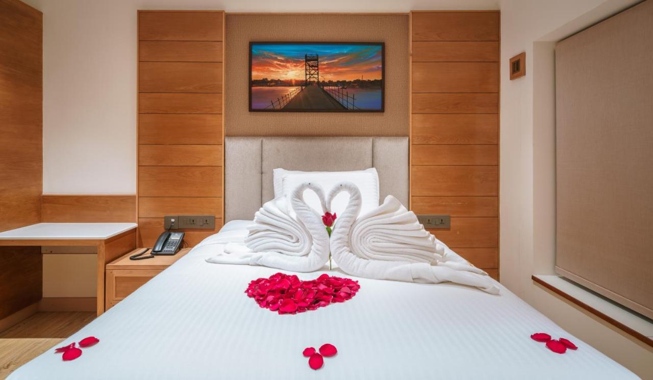 Townbridge Hotels & Suites Kochi Kültér fotó