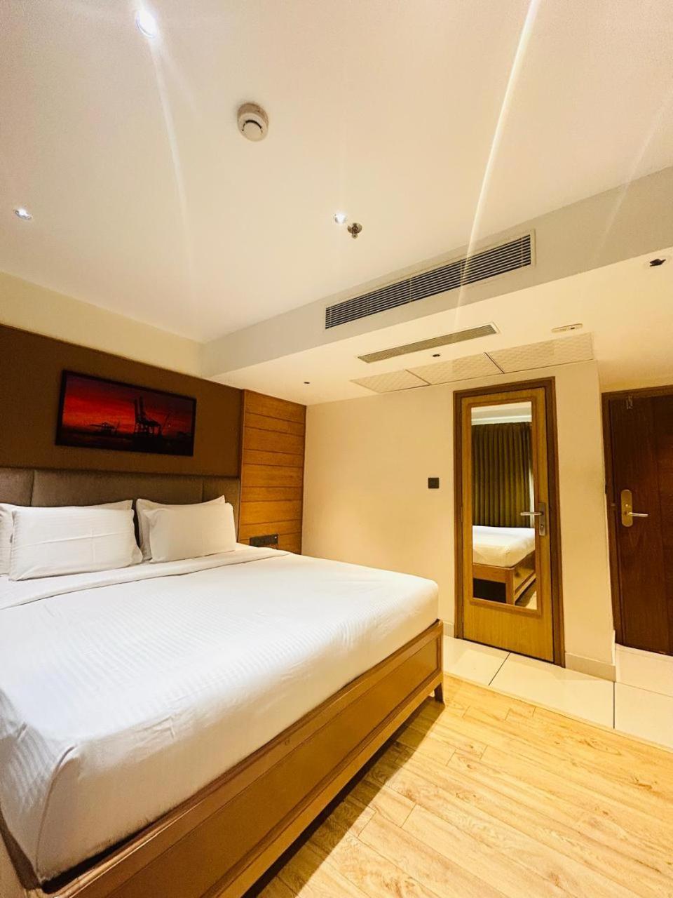 Townbridge Hotels & Suites Kochi Kültér fotó