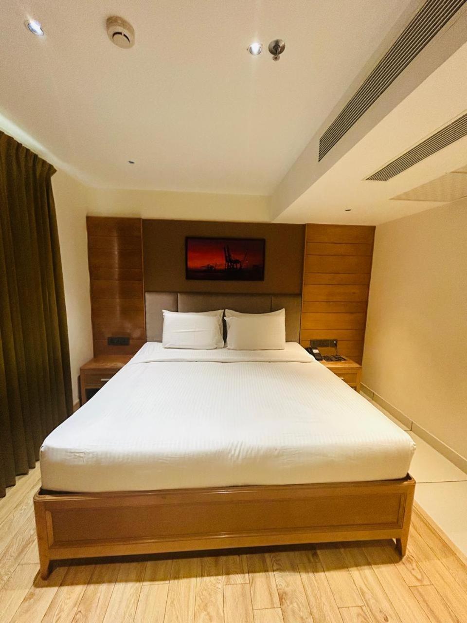 Townbridge Hotels & Suites Kochi Kültér fotó