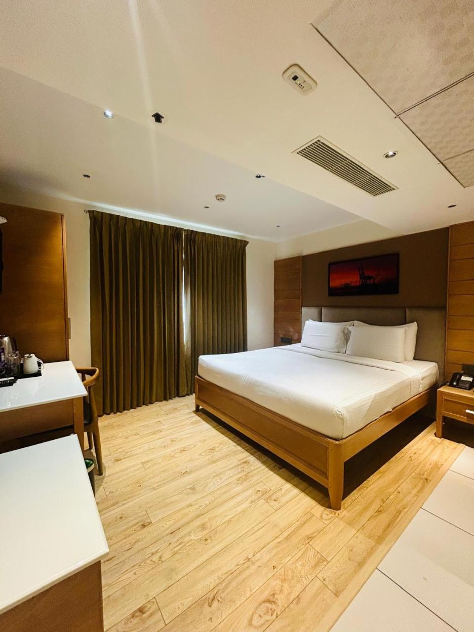 Townbridge Hotels & Suites Kochi Kültér fotó