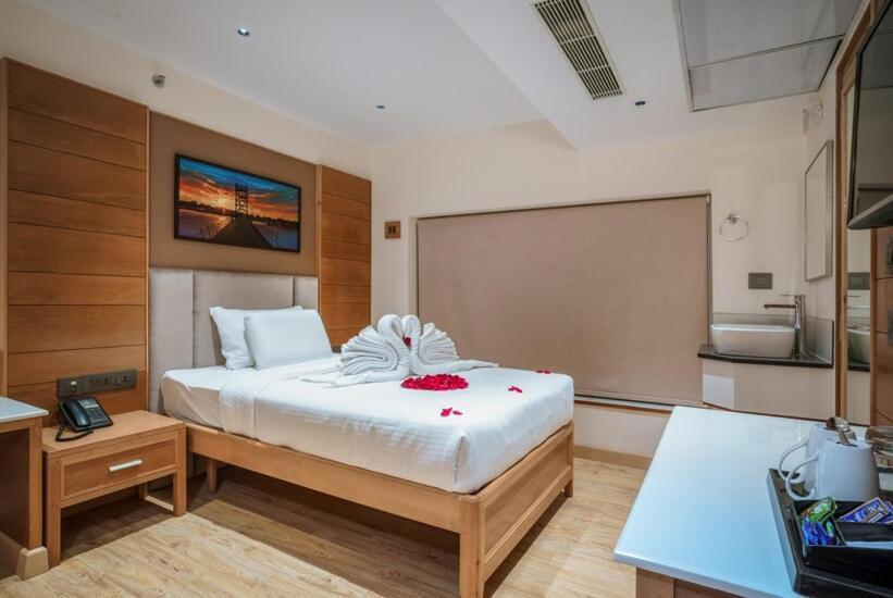 Townbridge Hotels & Suites Kochi Kültér fotó